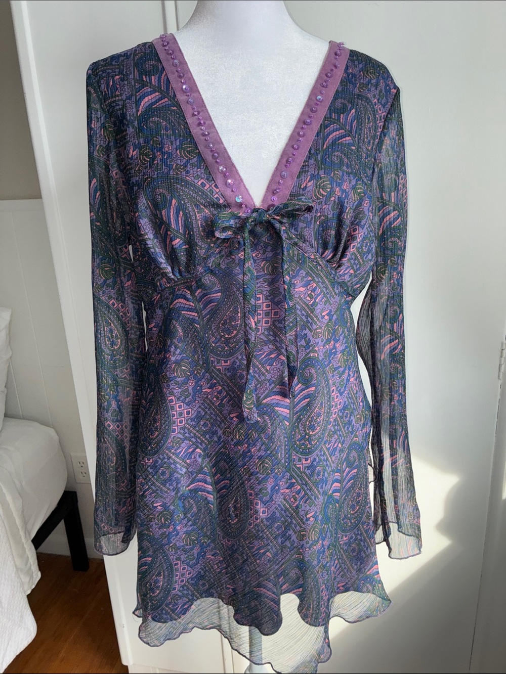 Eyeshadow Purple Paisley Sheer, Beaded V-Neck, Long Sleeve Blouse, Lg, NWOT